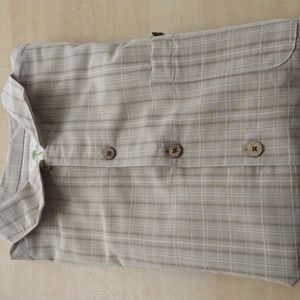 Short sleeved Island Shores button down men's Large.  B54